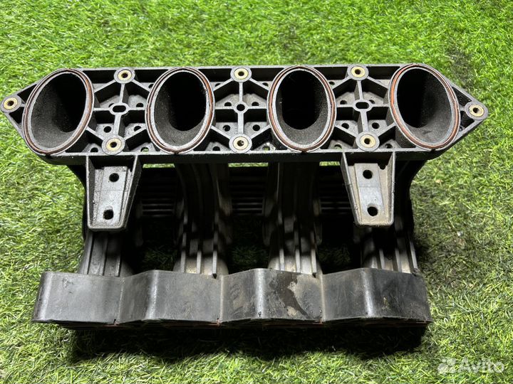 Коллектор впускной Mercedes-Benz Vito