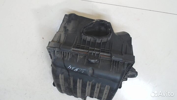 Корпус воздушного фильтра Volkswagen Sharan, 2001