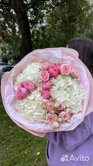 Букет с гортензией