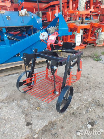 Картофелекопалка вибрационная Пахарь ккм-1