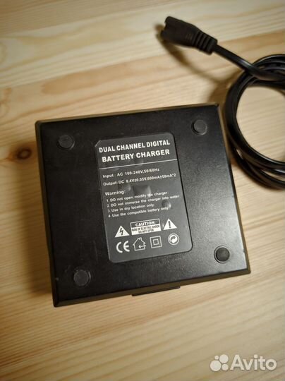 Зарядное устройство на 2 Акб Canon LP-E6