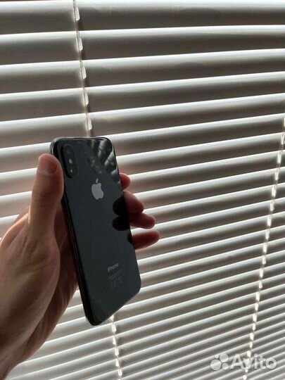 iPhone Xs, 64 ГБ