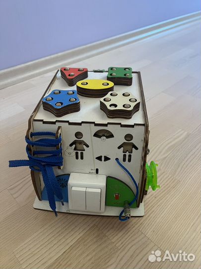 Бизиборд автомобиль