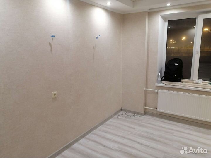 Поклейка обоев, покраска, укладка ламината