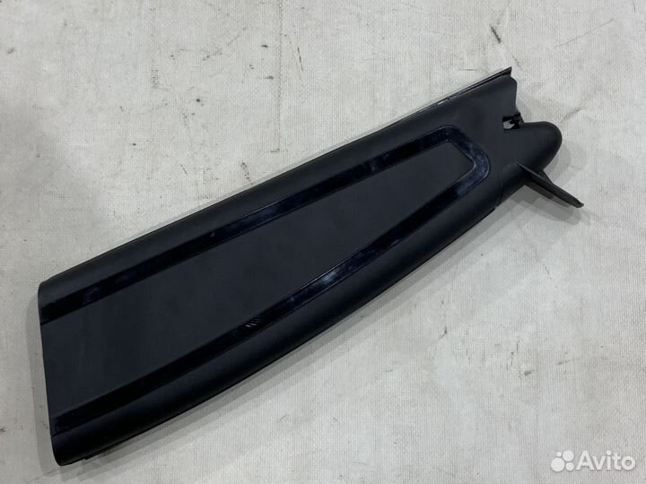 Обшивка правой петли багажника Audi A7 4G