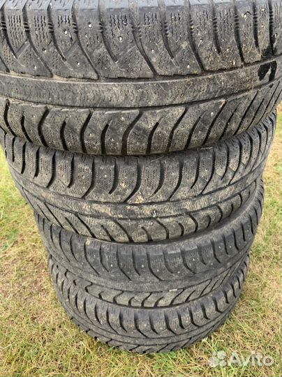 Bridgestone Ice Cruiser 7000 215/60 R17