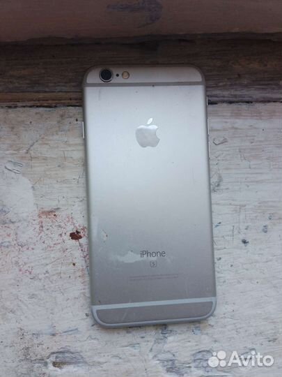 Телефон iPhone 6s
