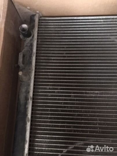Радиатор охлаждения PA66-GF30 nissan primera p12