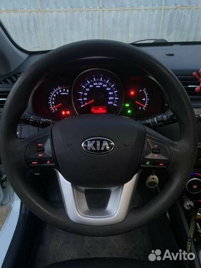 Кнопки на руль Kia Rio 3 (Мульти-руль)