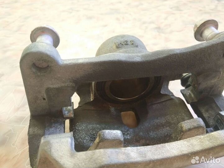 Передние суппорт mazda 6gj