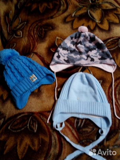 Шапки 40,цена за все