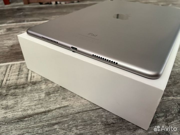 iPad Air 4 на гарантии