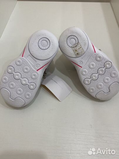 Сандалии для девочки 23 размер новые