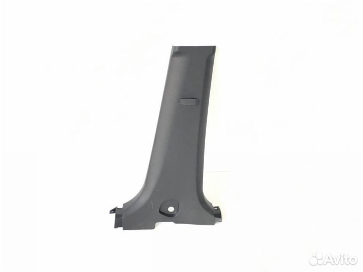 Обшивка стойки центр. Kia Sportage 2,2009,прав.низ
