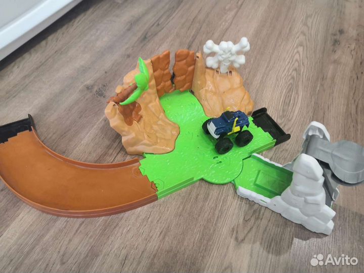 Игровой трек Вспыш + роботы-машинки