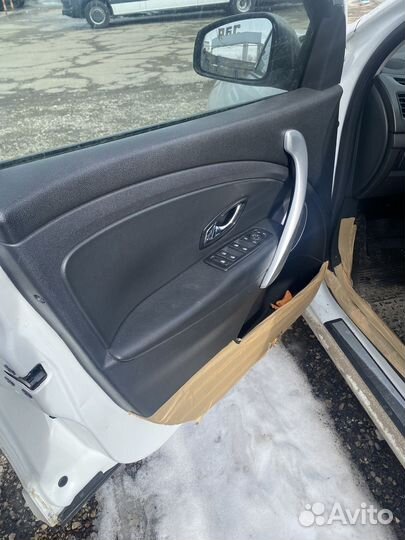 Renault Fluence 2.0 CVT, 2012, битый, 298 000 км