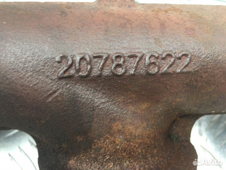 Коллектор выпускной в сборе