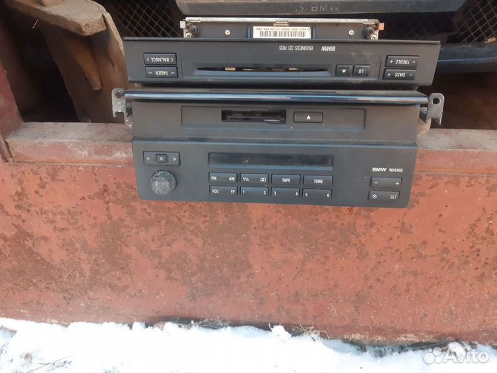 Дисководом и с кассетой и два радио от бмв е39