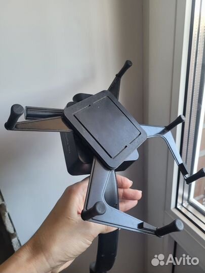 Автомобильный держатель для планшета
