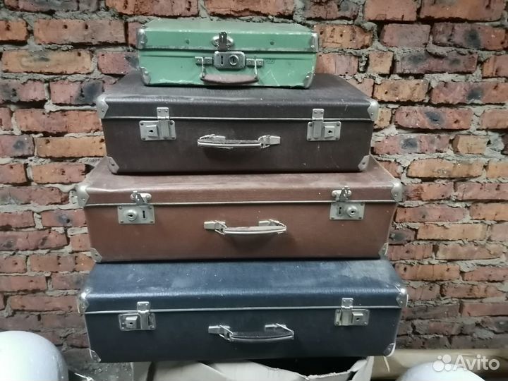 Чемоданы старые
