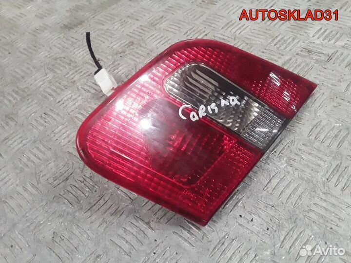 Фонарь задний внутренний правый Mitsubishi Carisma