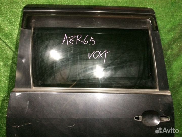 Дверь задняя правая Toyota Voxy AZR65 Серая вмятин