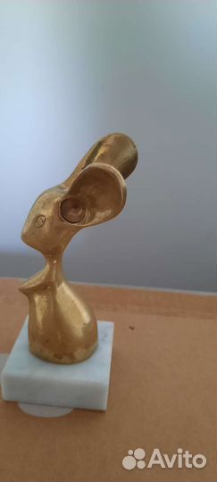 Заяц бронзовый