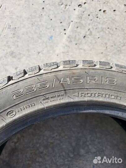 Nokian Tyres Hakkapeliitta 9 235/45 R18 98T