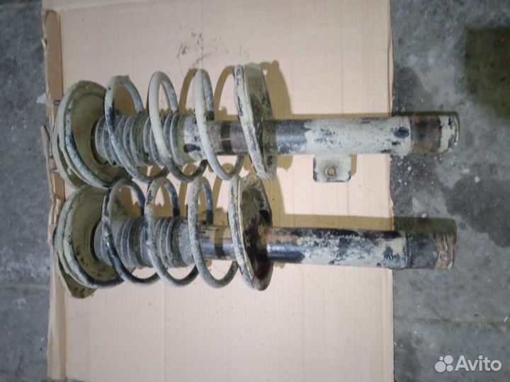 Стойка передняя Peugeot 306 Пежо 306