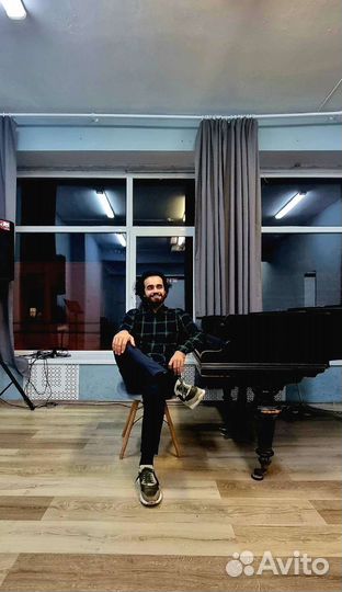 Репетитор по вокалу и фортепиано