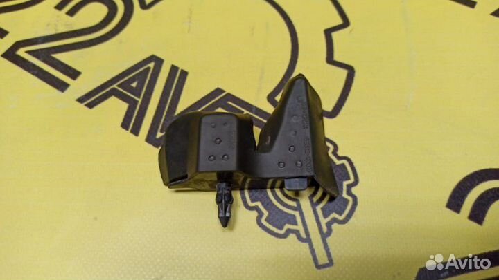 Уголок жабо левый Toyota Premio ZZT245 1zzfe