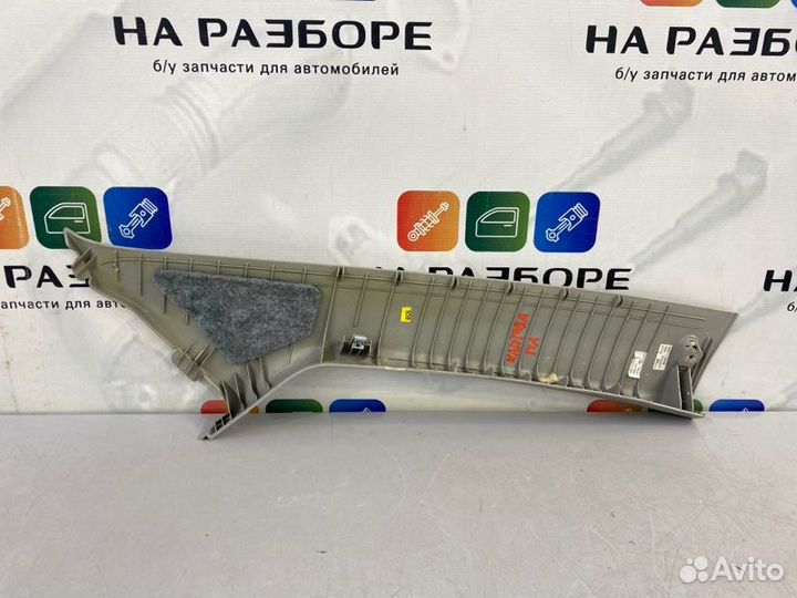 Накладка на стойку внутренняя передняя левая