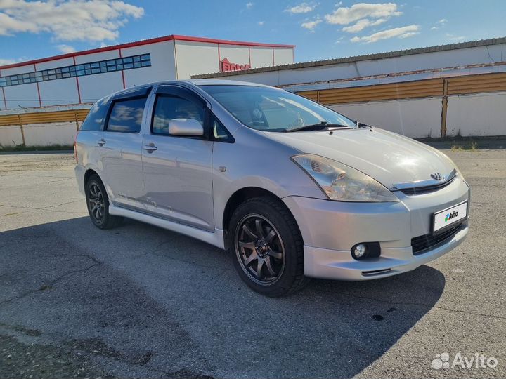 Toyota Wish, 2003