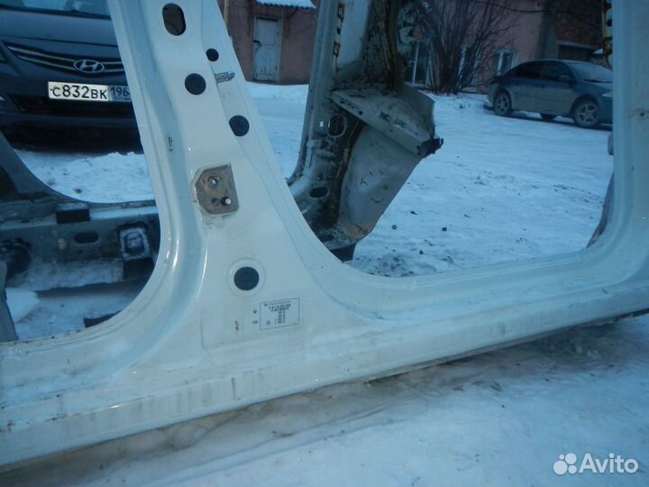 Б/У Б/У Боковина правая, Renault (Рено) -logan