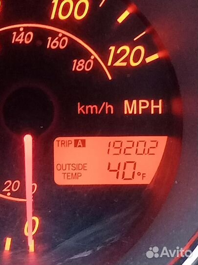 Toyota Matrix 1.8 AT, 2003, 300 000 км