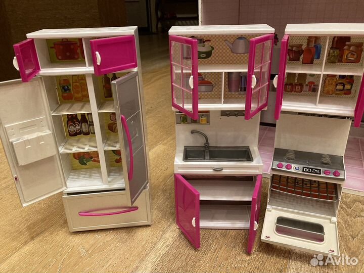 Кукольный дом с мебелью