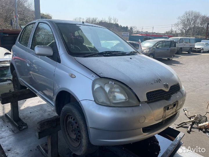 Радиатор печки 87107-52010 на Toyota Vitz SCP10 1S