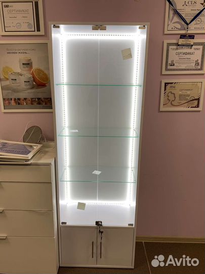 Стеллаж Витрина с подсветкой