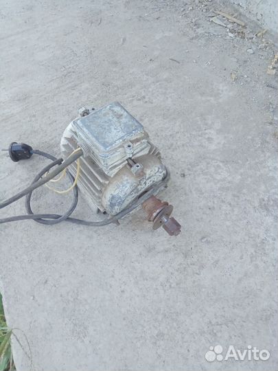 Электродвигатель 220