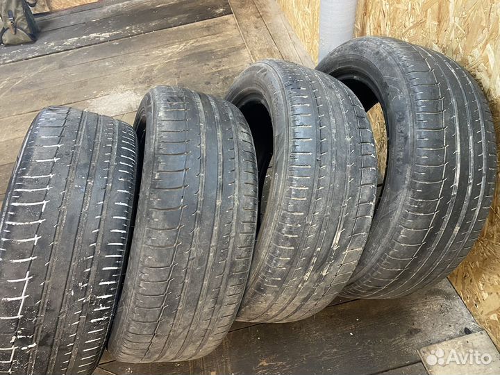 Triangle Sportex TSH11 215/55 R17 94Y