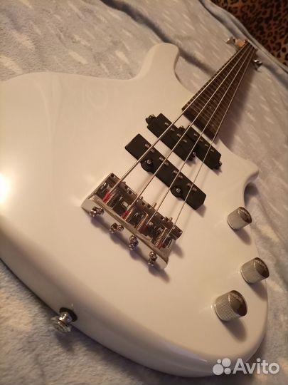 Бас гитара Clevan CBB-10