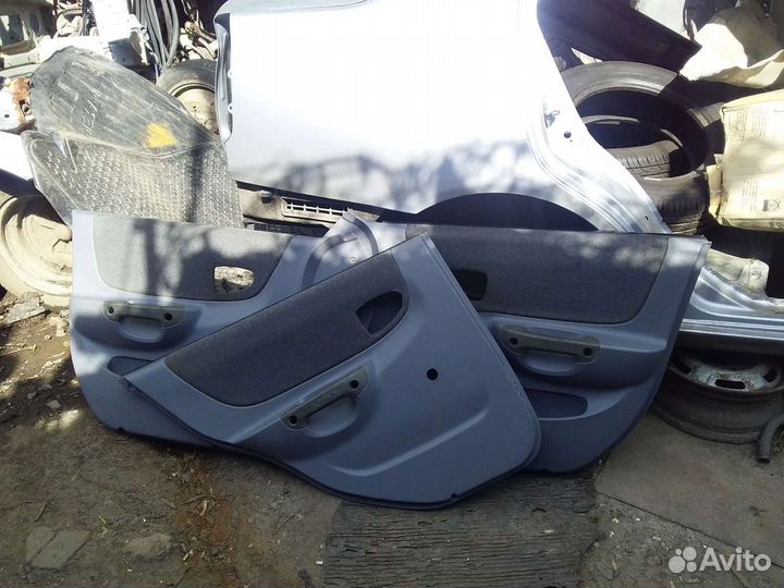 Hyundai accent обшивки дверей механические подьем