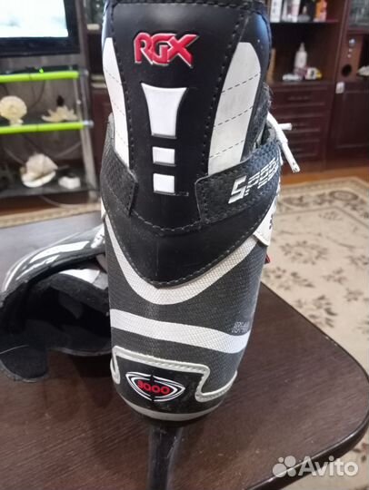 Коньки хоккейные