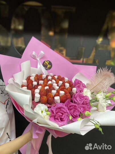 Клубничные сладкие сьедобные букеты