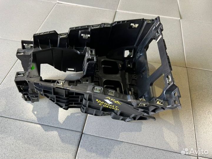 Кронштейн (сопут. товар) Renault Arkana пробег 46