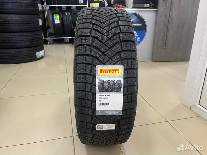 Pirelli Ice Zero FR 225/45 R19 96H