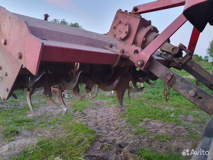 Вспашка земли трактором, фрезерование, дискование