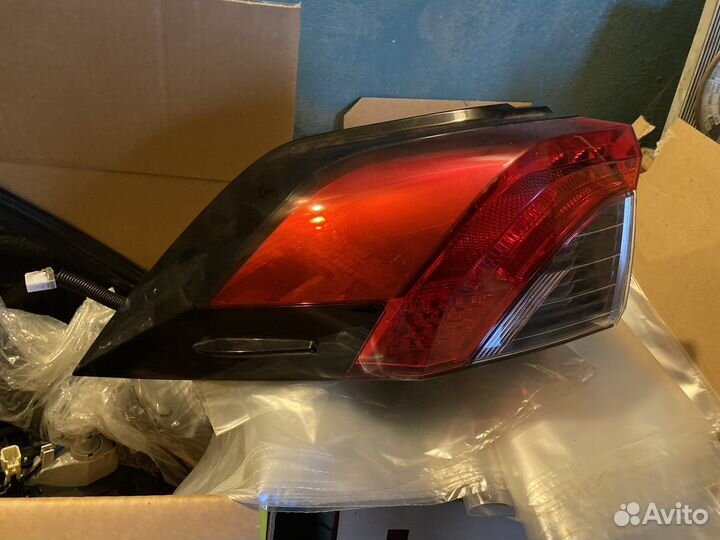 Стоп сигнал в крыло toyata Rav4 xa50