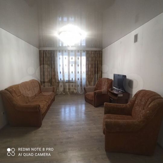 2-к. квартира, 60 м², 1/10 эт.