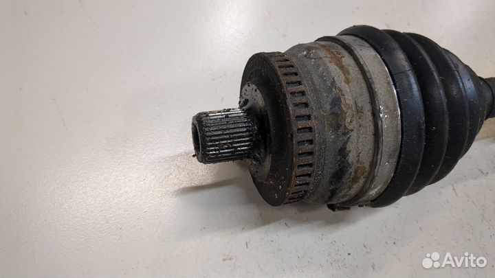 Полуось левая передняя Volkswagen Passat 5